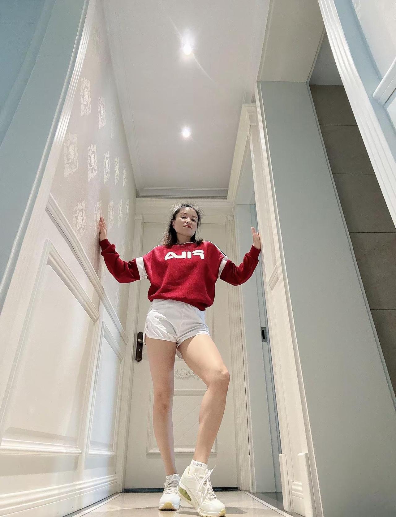 人生最好的一天永远是今天，加油！jennie穿搭