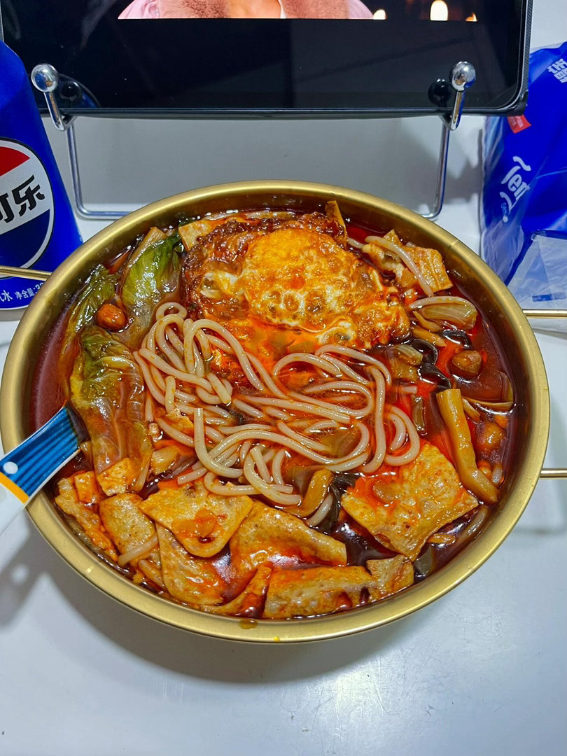 陈豪最爱的深圳美食是螺狮粉香港演员来内地也逃不过螺狮粉 陈豪对螺狮粉的评价是“好