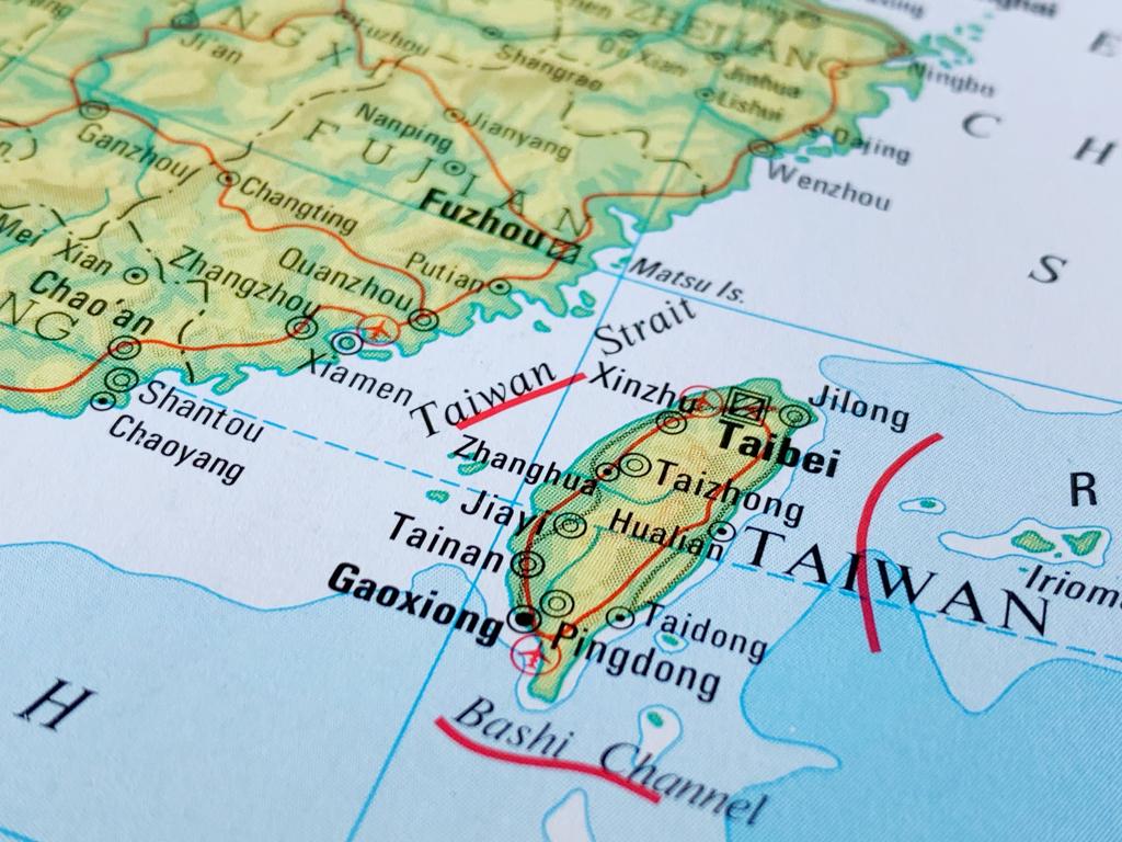就是10%！
这是美国对台湾军费支出占比的要求
美国主管印太事务的助理战争部长约