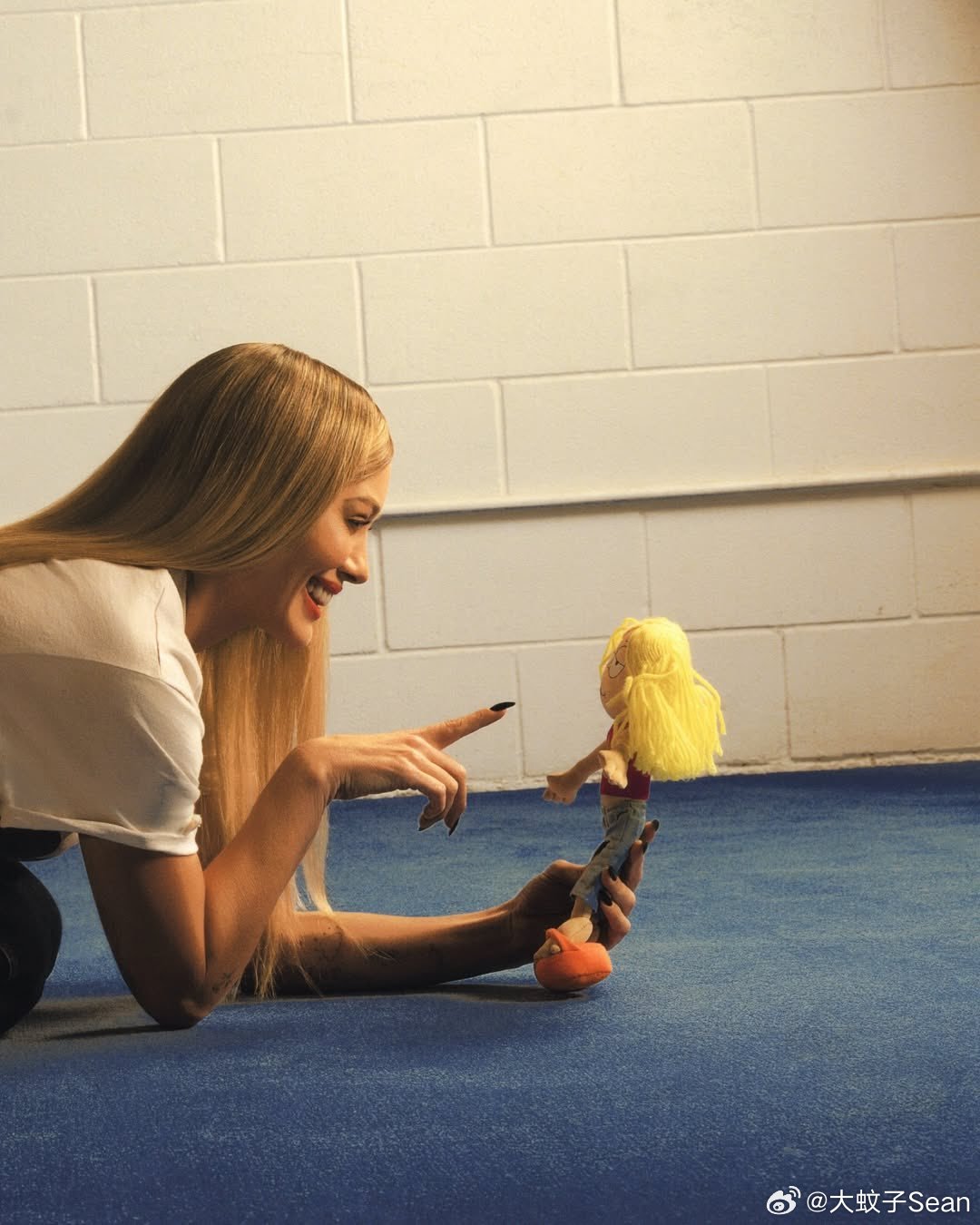 Hilary duff希拉里达芙上个月为《interview》杂志拍摄写真的幕后