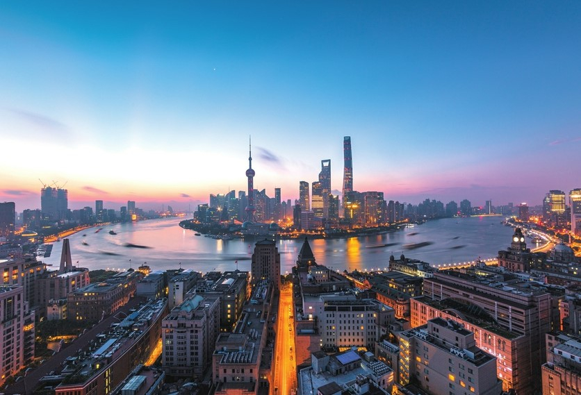 昨晚，和一个卖车的老板聊到很晚，他透露了三个消息，让我感到很震撼！第一，现在的奔