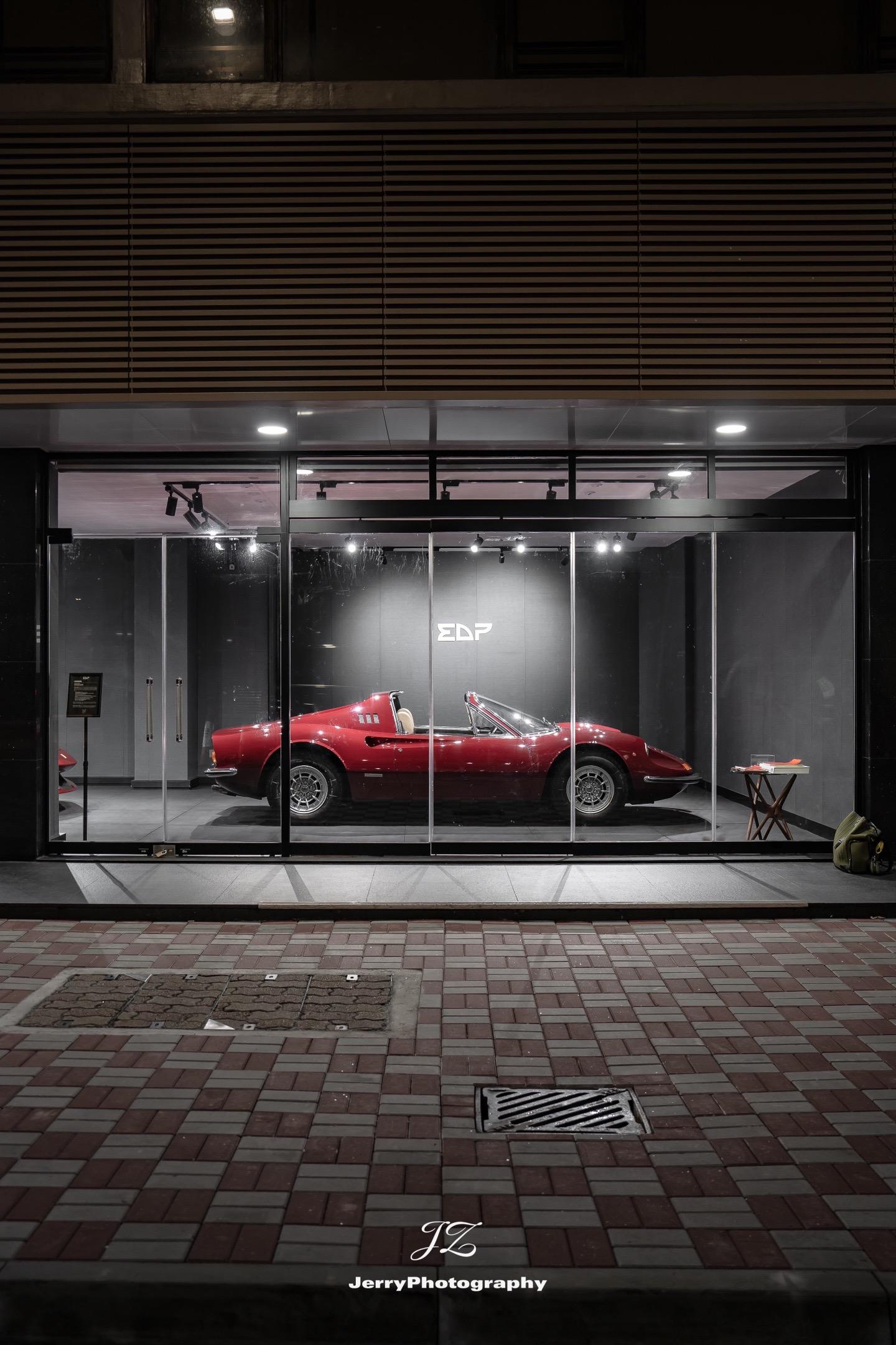 Dino 246GTS & SF90。同样spec的两台车，不同时代的...