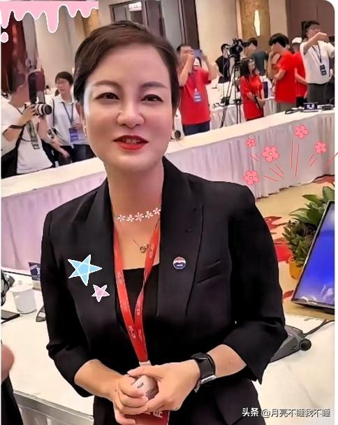 茅台三职合一女高管被查！手握万亿酒厂财权。

她同时担任茅台副总经理、财务总监、