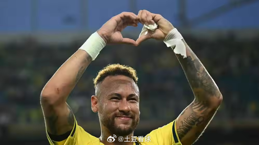 在巴西队3-0击败苏格兰的比赛中，内马尔时隔许久再度披上桑巴军团战袍。据ESPN