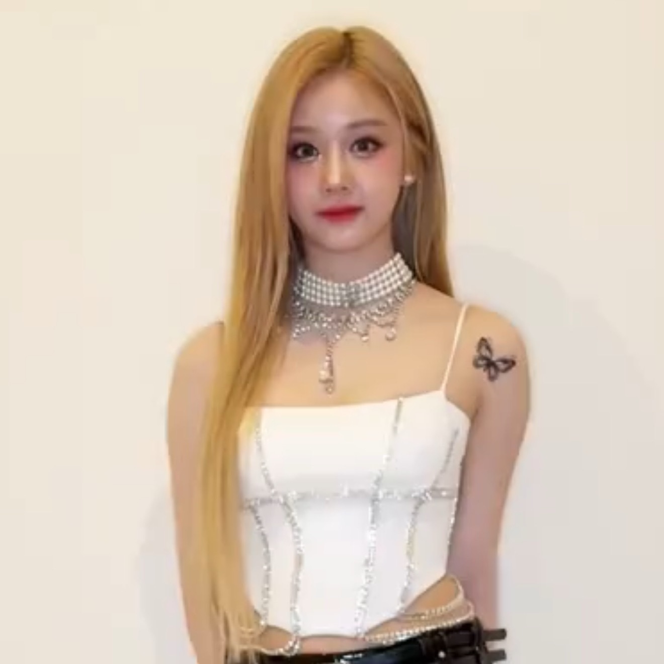 随手一截都美到让我发疯的程度pharita门面主唱 ​​​