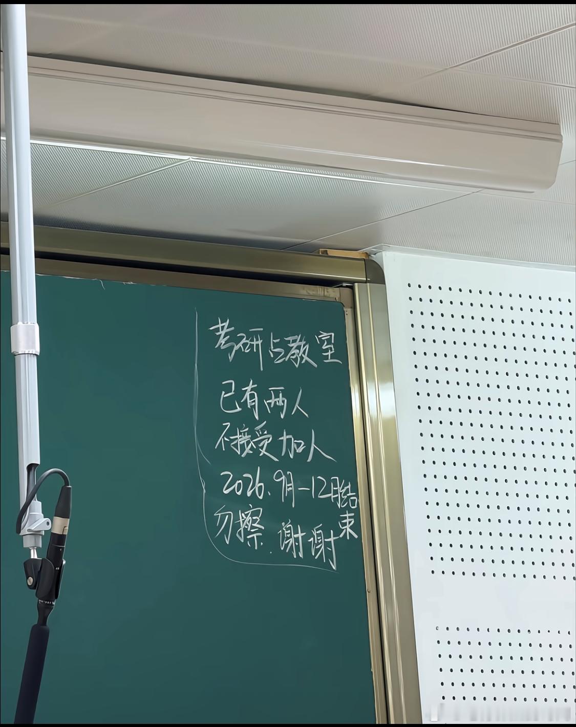 [小黄人微笑] ​​​