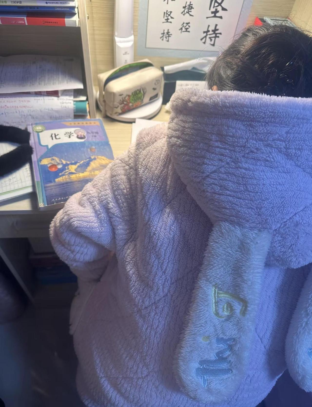 11年兔宝，14年幼儿园 17年小学 23初中，总感觉中考离她很远，转眼间翻过年