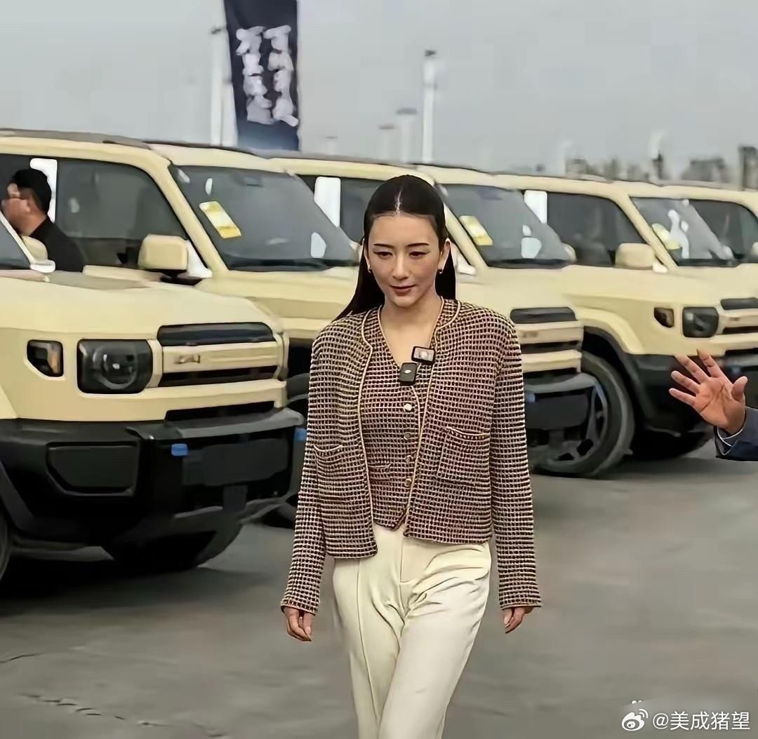 原来郭富城的太太方媛，本人长这个样子。 