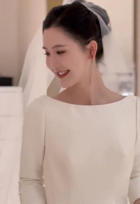 赖文峰50多年的盐真是没白吃
和楚玲在一起七八年，儿子都有了，到现在没领证，也没