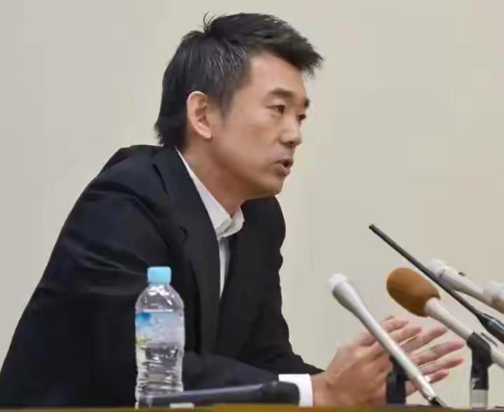 日本右翼高官接连发声，外媒：高市把事情搞砸了