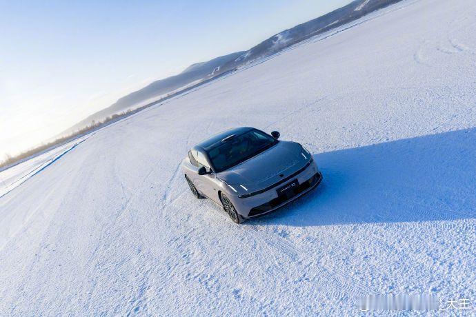 领克10 EM-P与中汽中心联手，在中国最冷的区域进行了低温续航和雪地飞坡紧急避