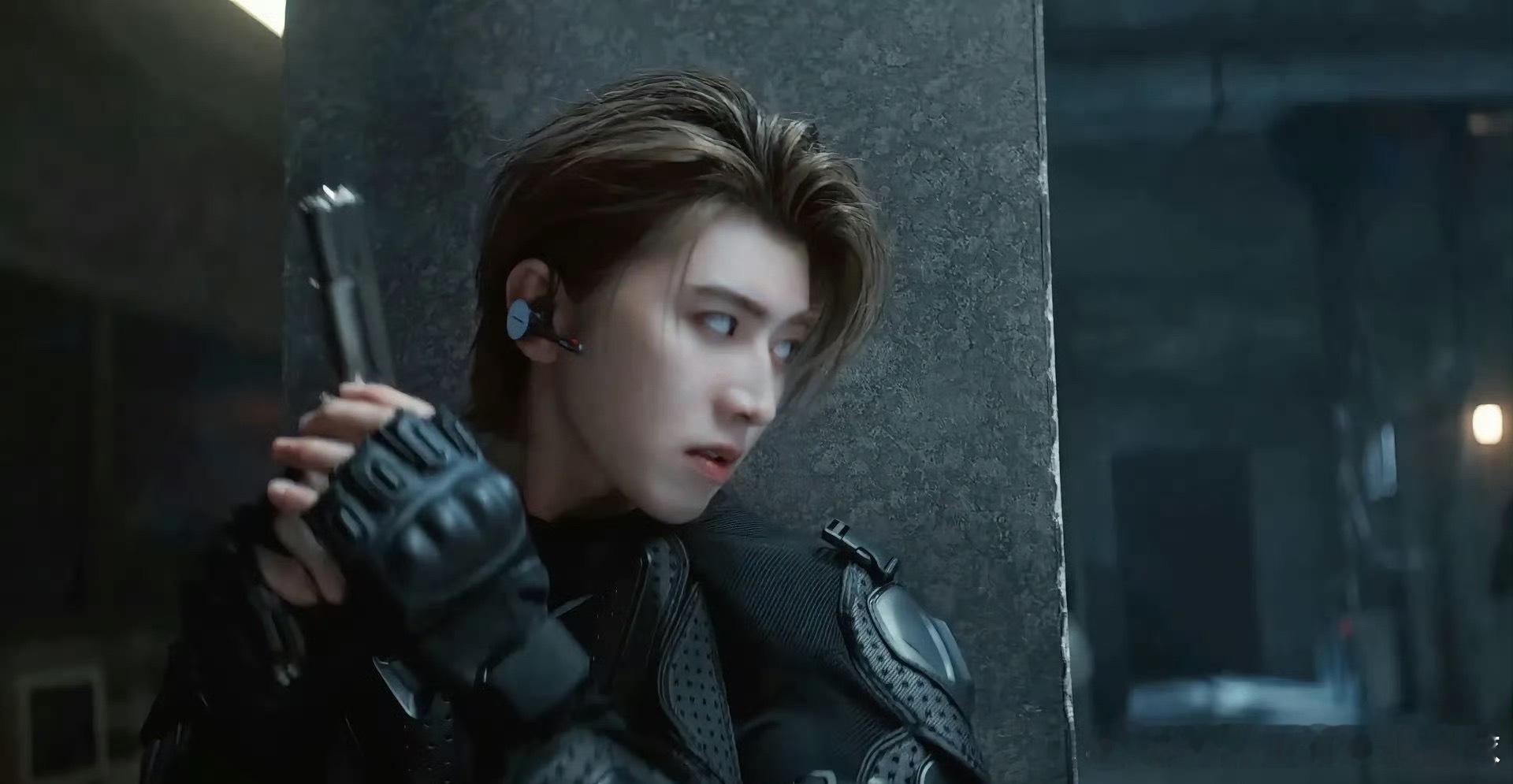 蔡徐坤有种真人吊打建模的帅这真的是酷帅，高冷范十足～这张脸看完可以美美入睡