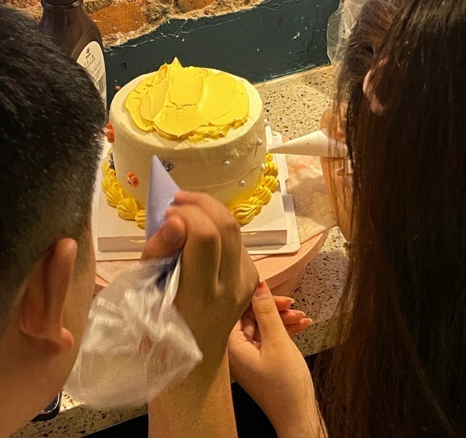 婚姻生活坦白局谁说婚姻是一地鸡毛的战场？在我看来，它是烟火里最动人的甜。周末午后