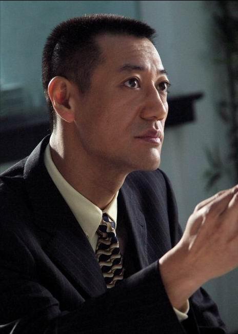 演员，英壮，说话真是呛人，关凌回忆拍摄我爱我家，说，说实话，在这个剧组，我不算漂