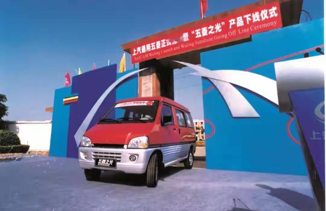 这就是赤裸裸的现实啊，一箱油在哪个国家最贵:
​英国：约需800元人民币，
日本