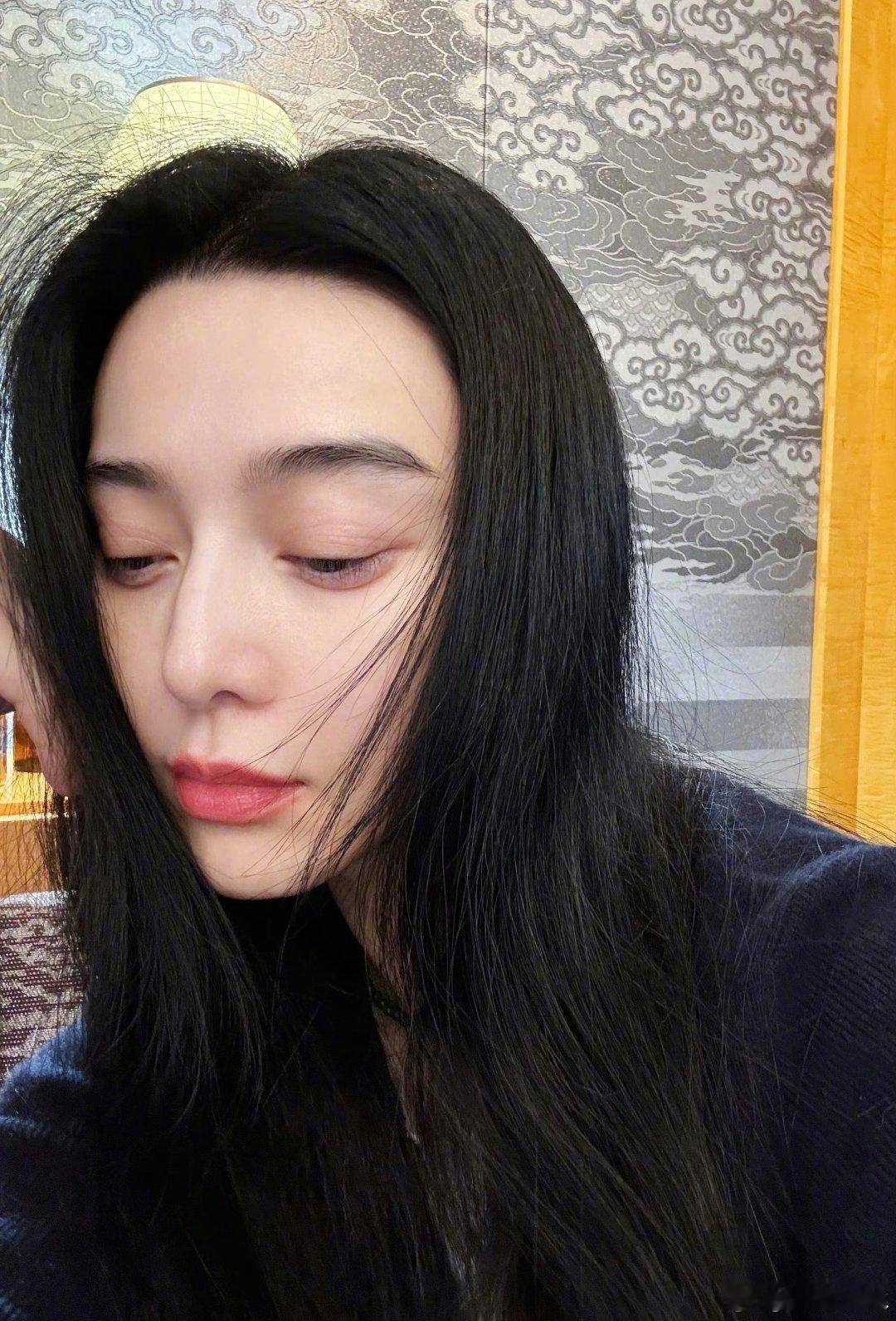 范冰冰：格局打开，有时候这个世界疯一点也没关系！❤️❤️❤️ ​​​冰姐这是在内