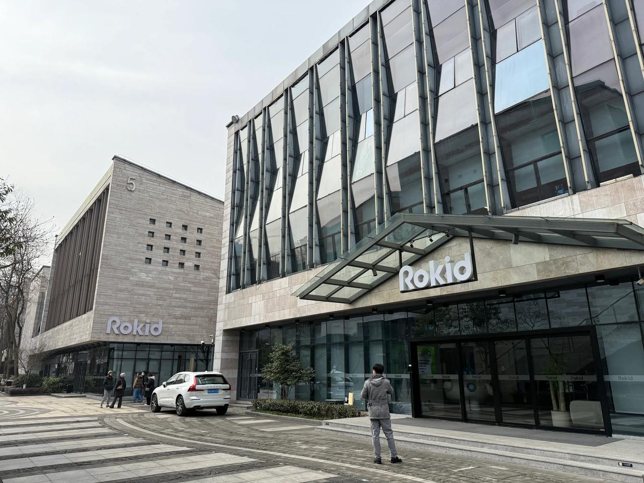 杭州第“七”小龙的这副眼镜，真的不一样！就像当时我测评Apple Vision 