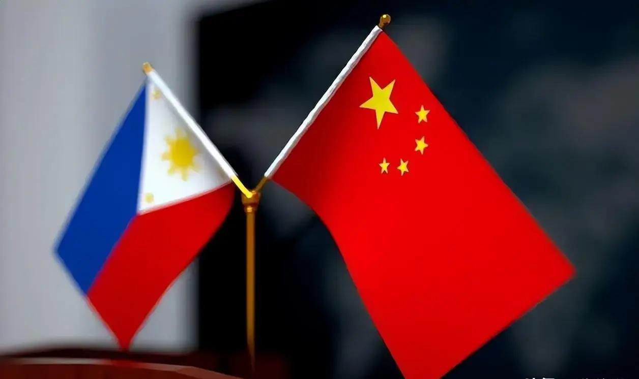 为什么菲律宾一而再再而三向中国求援？
 
菲律宾政府平时在南海问题上可没少跟中国