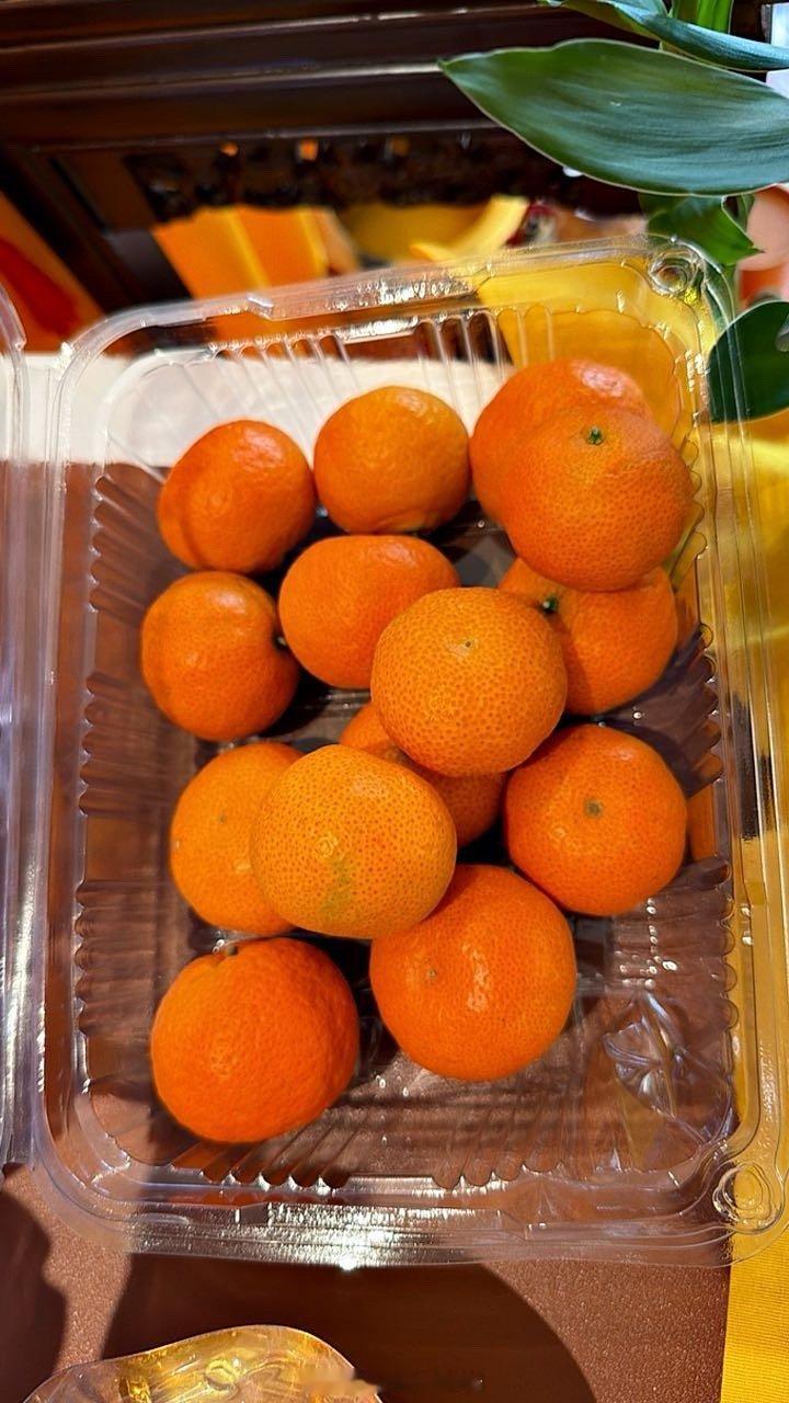 家里还有些橘子 是吃呢还是吃呢