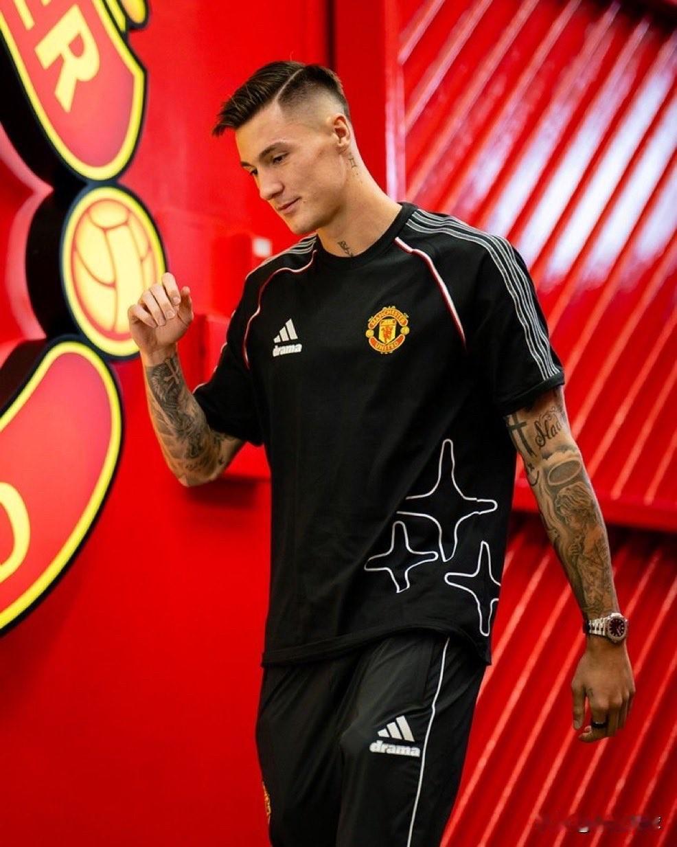 据天空体育新闻报道，本杰明·塞斯科膝盖受伤，可能缺席斯洛文尼亚即将到来的世界杯预