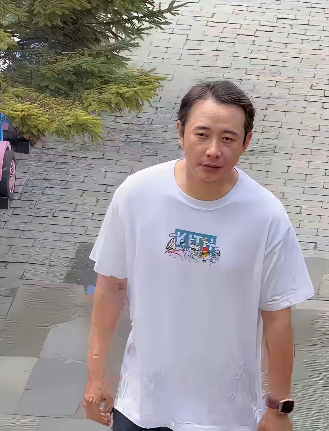 这才是真实的罗晋！​现在的他淡出了荧幕，没有了他的影子，整个人已经大变样，完全不