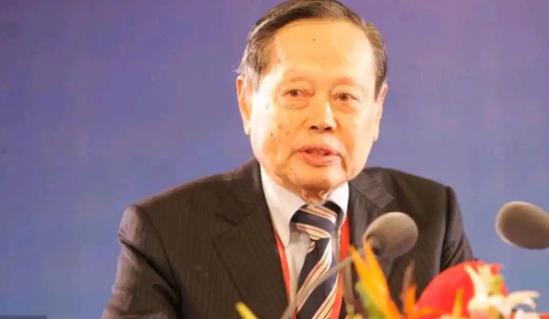 杨振宁教授曾直言不讳地表示：“《易经》缺乏基本逻辑，就是一个难以理解的体系，影响