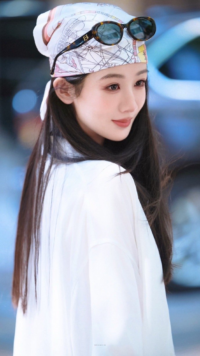 杨紫玉兰花开君再来 💜杨紫董竹君 你不是一本畅销书，但在我眼里是经典，很耐读，