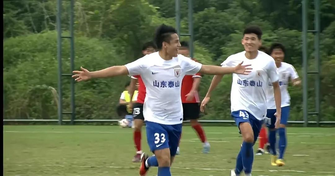 山东泰山U21队2比1双杀上海海港U21，提前夺冠，冲上中乙联赛成功。

11月