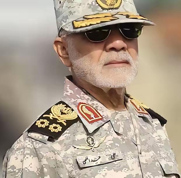 刮目相看！
​据央视新闻报道，伊朗武装部队哈塔姆·安比亚中央司令部司令阿卜杜拉希