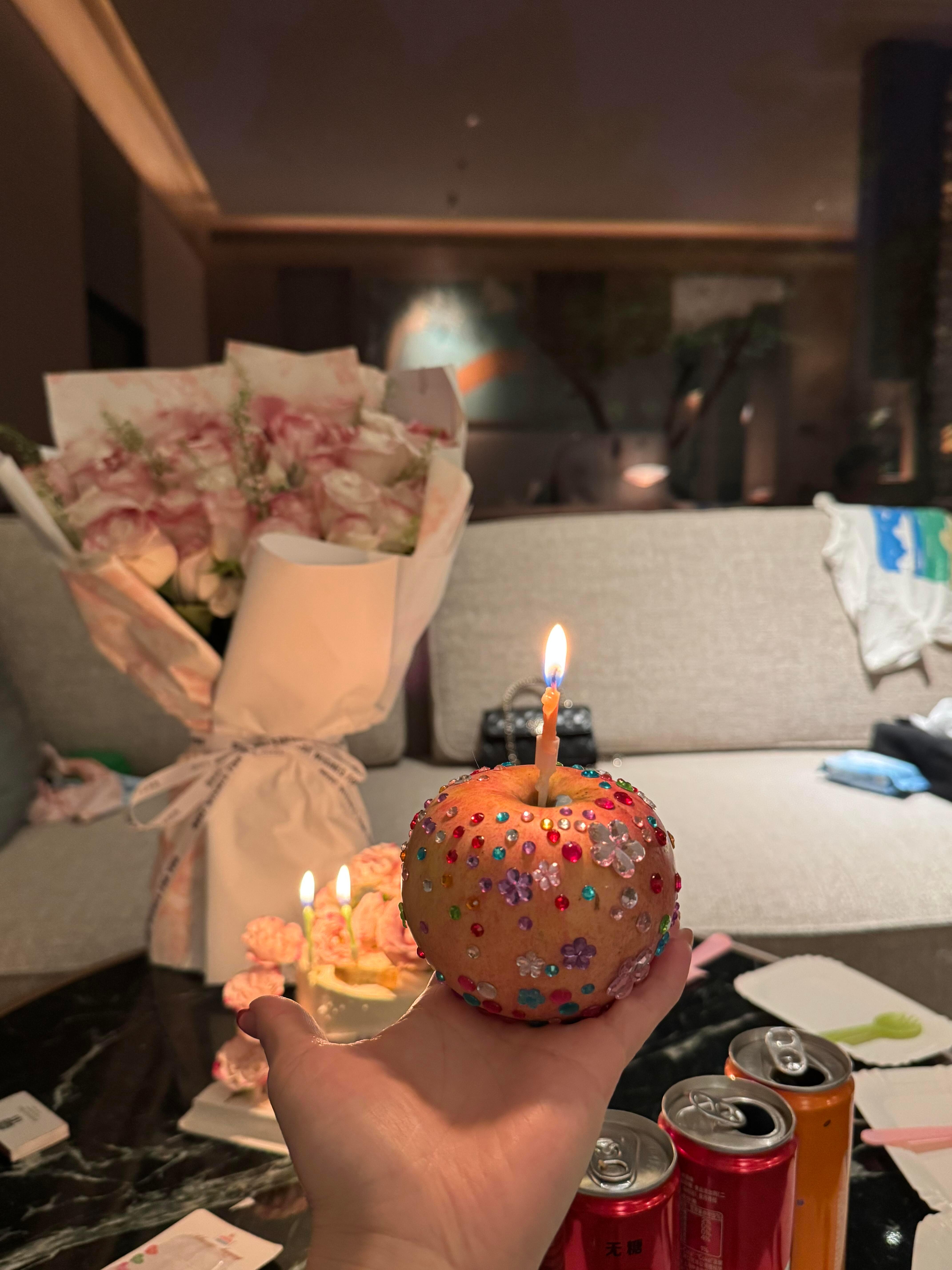 今天是上半年的结尾,也是六月的最后一天,别给自己太大的压力疲惫时就歇一歇,祝你在