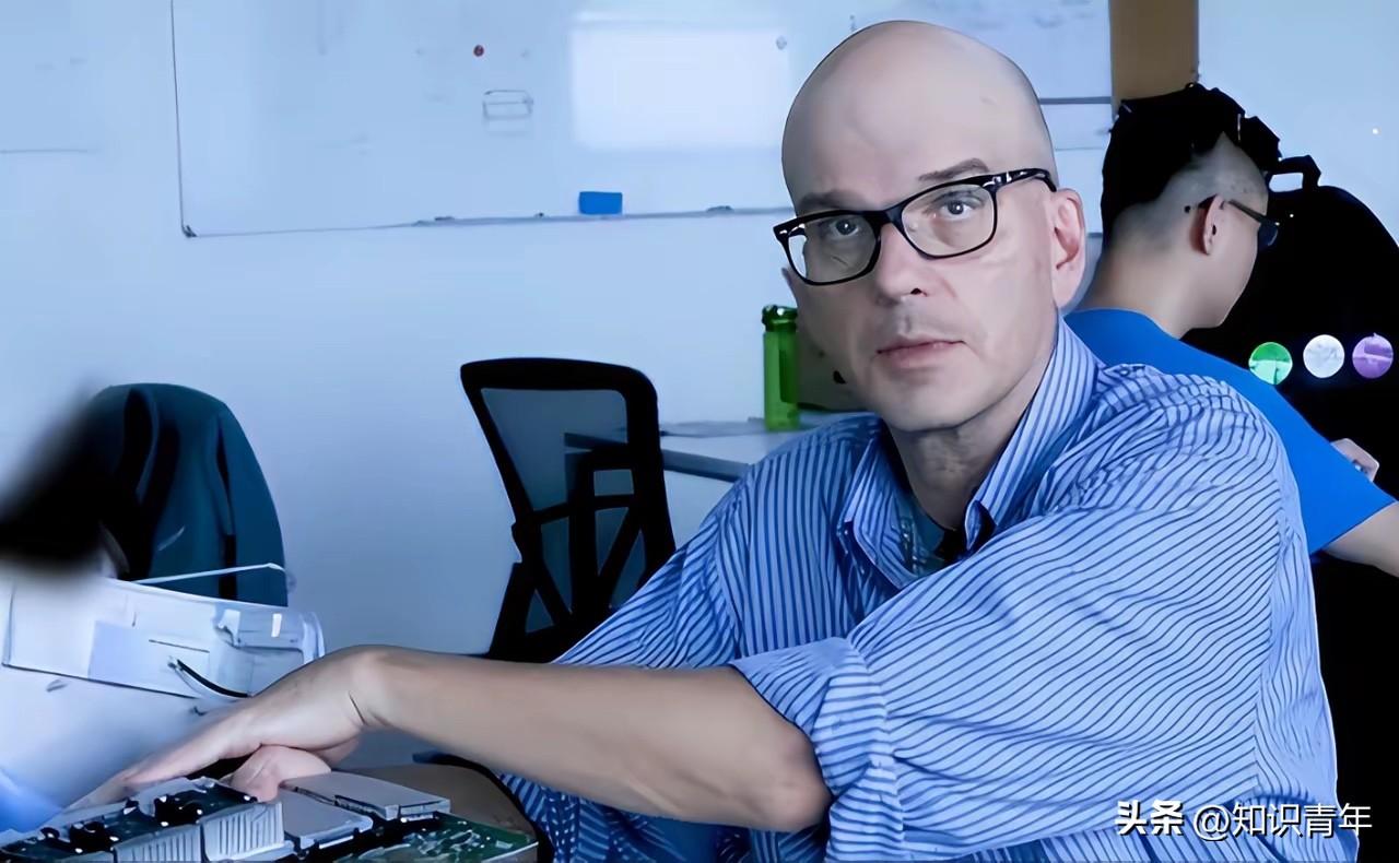 “美国不需要你，有本事你去中国啊！”2016年，一名美国专家被军方排挤，他一气之