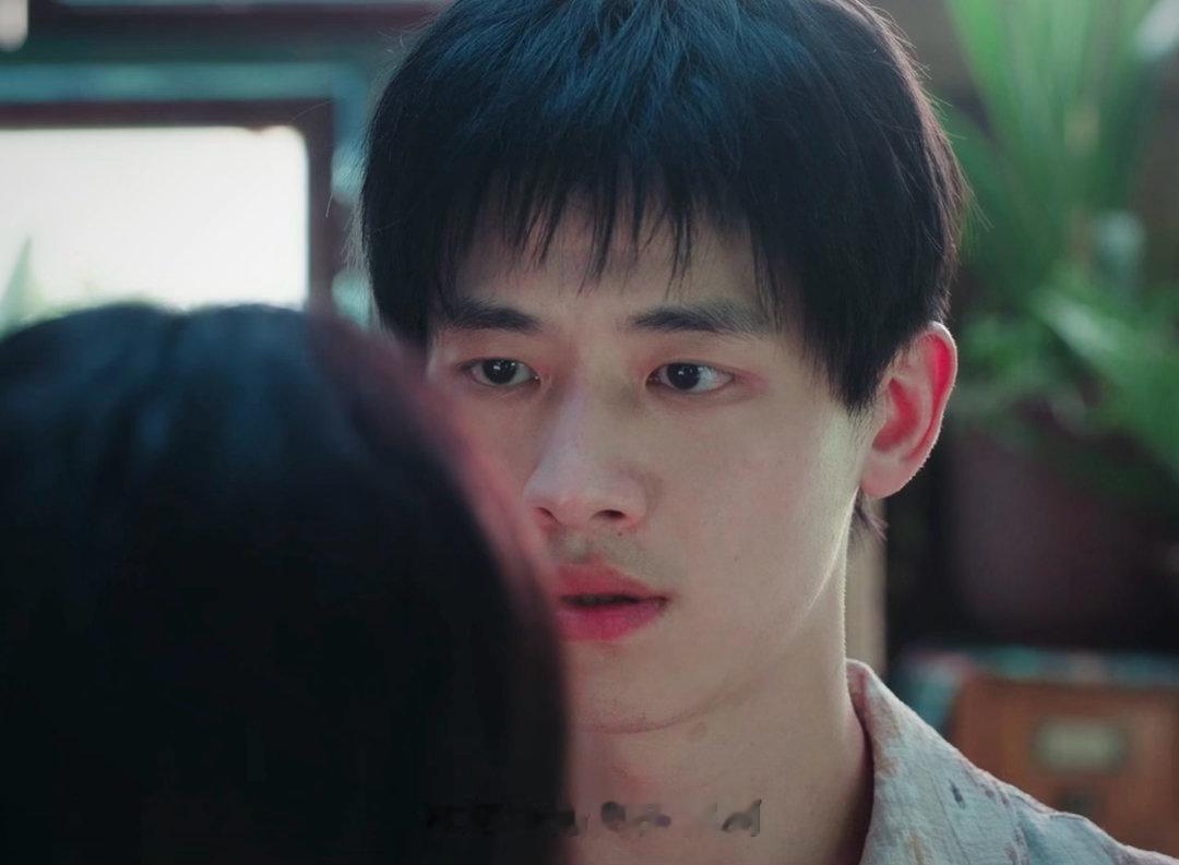 小芳开播第1天就分手 小伟前一秒撒糖后一秒翻脸，这反转比翻书还快！但小芳更绝，失