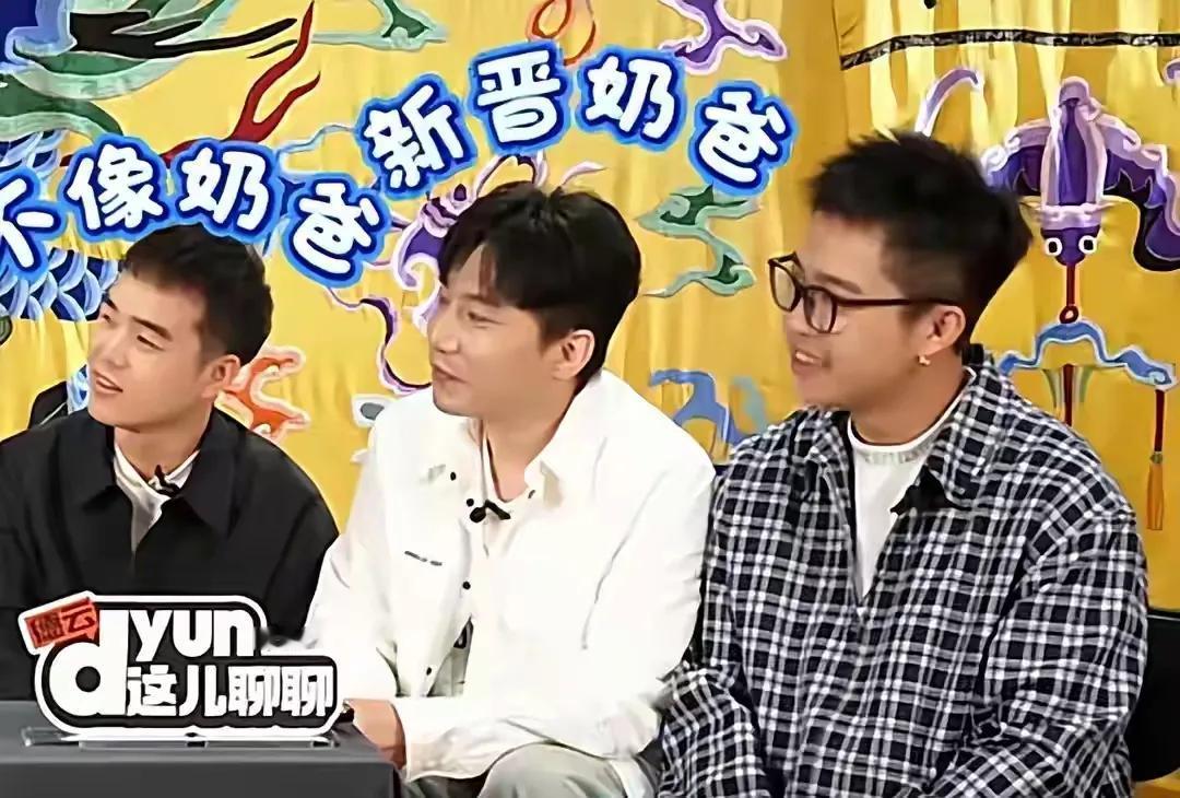 何九华自曝当爸，二胎还想要女儿却全程不提孩子妈，婚姻状况成谜。

5月13日，由