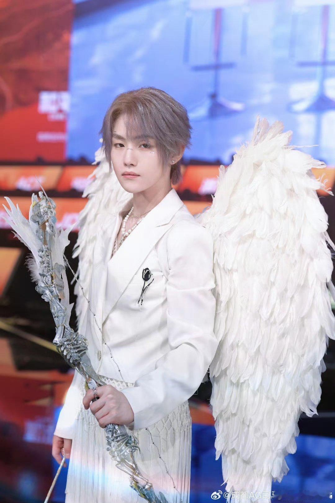 司马光这银发是真帅啊，跟本人也太反差了司马光银发天使造型 ​​​