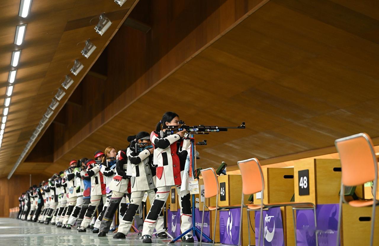 北京时间9月20日，2026爱知·名古屋亚运会射击女子10米气步枪比赛中，由王子