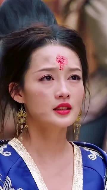 #李沁 越虐越美#李沁在电视剧中的造型，真的是越惨越美。在我心中，战损妆真的太适