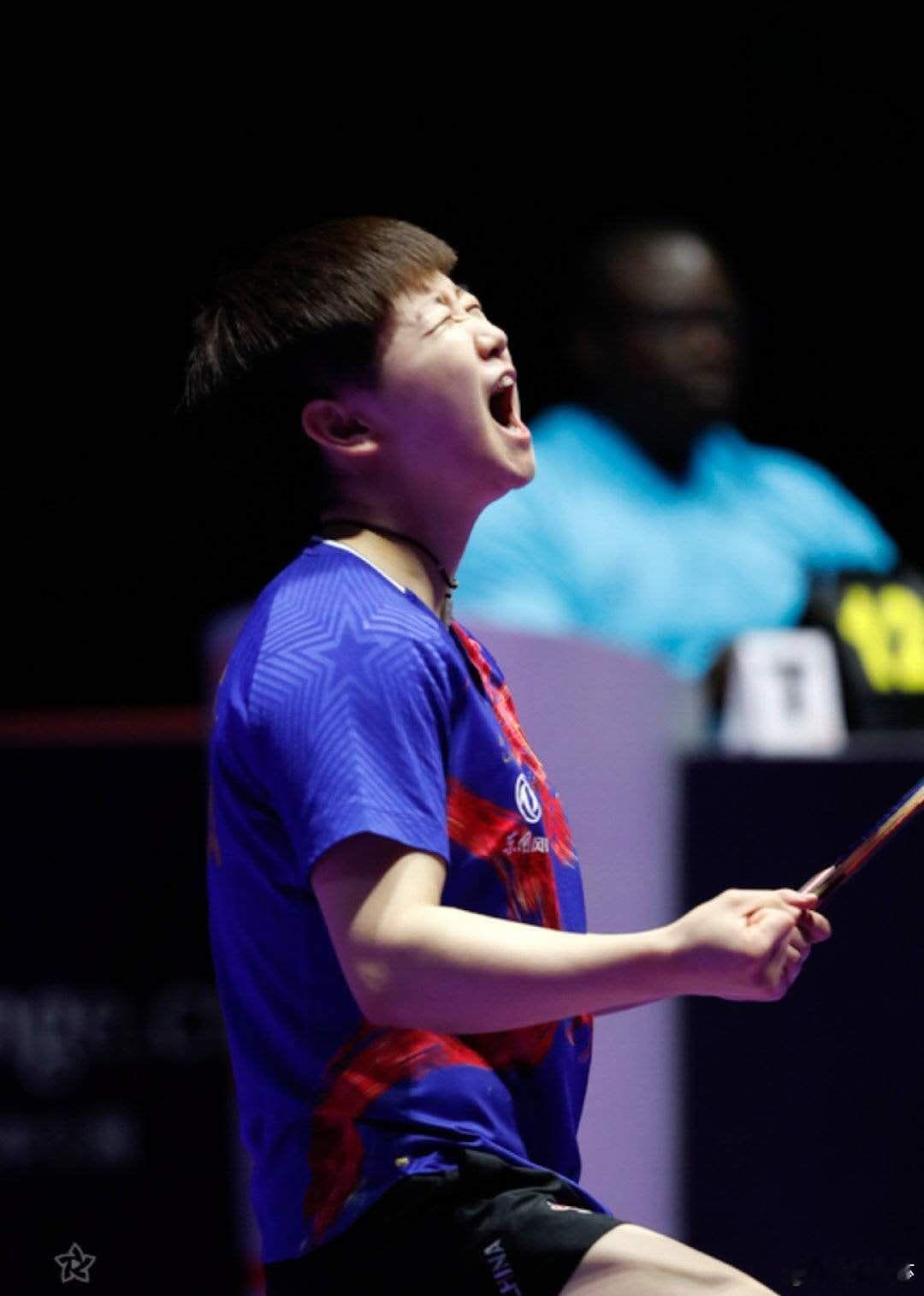 #孙颖莎复盘笑了# 阳光朝气蓬勃的莎莎 ​​​