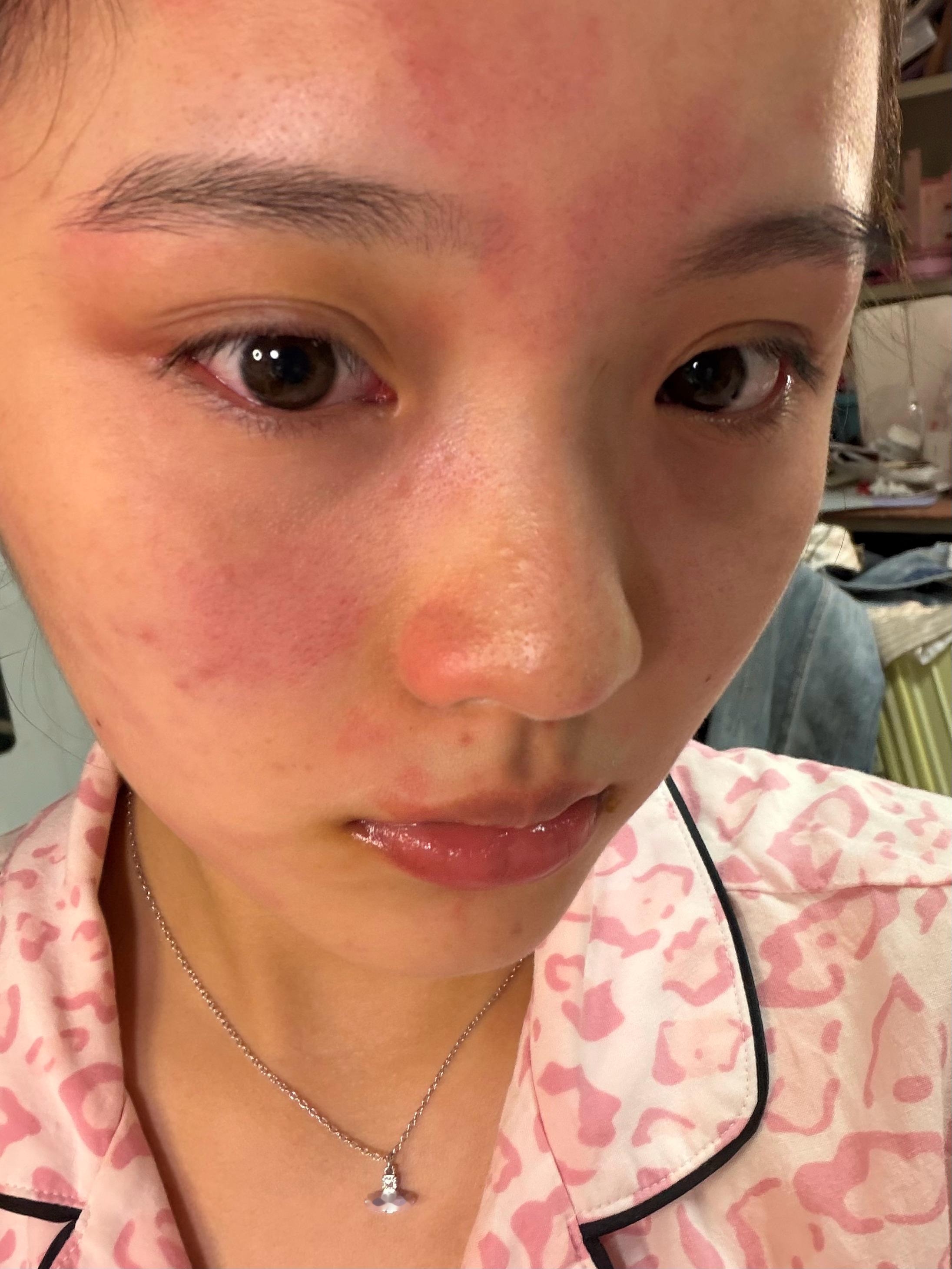 我以后不去猫咖了，，。。。 