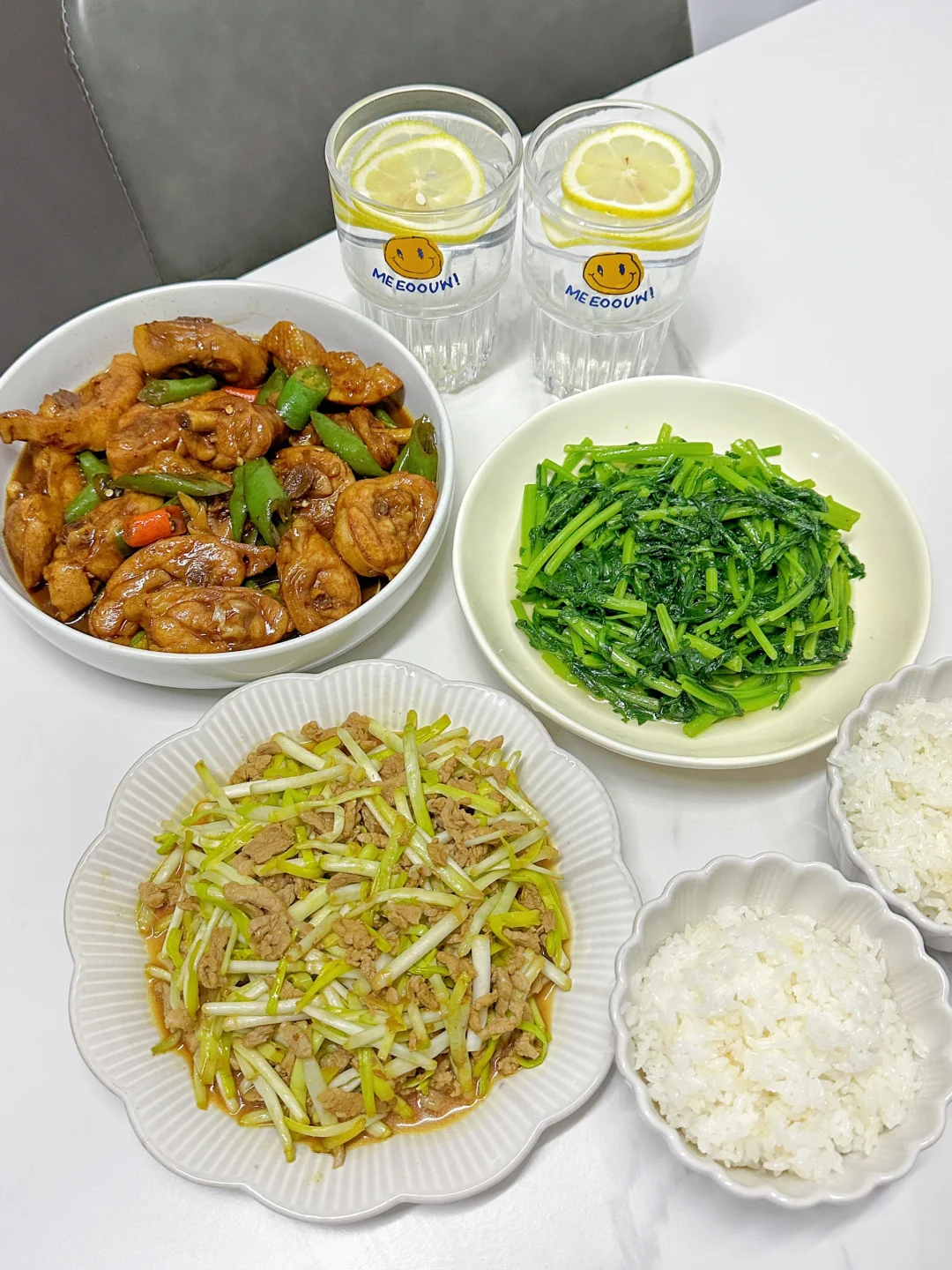 ✅晚餐分享｜红烧鸡块➕韭黄肉丝➕清炒茼蒿