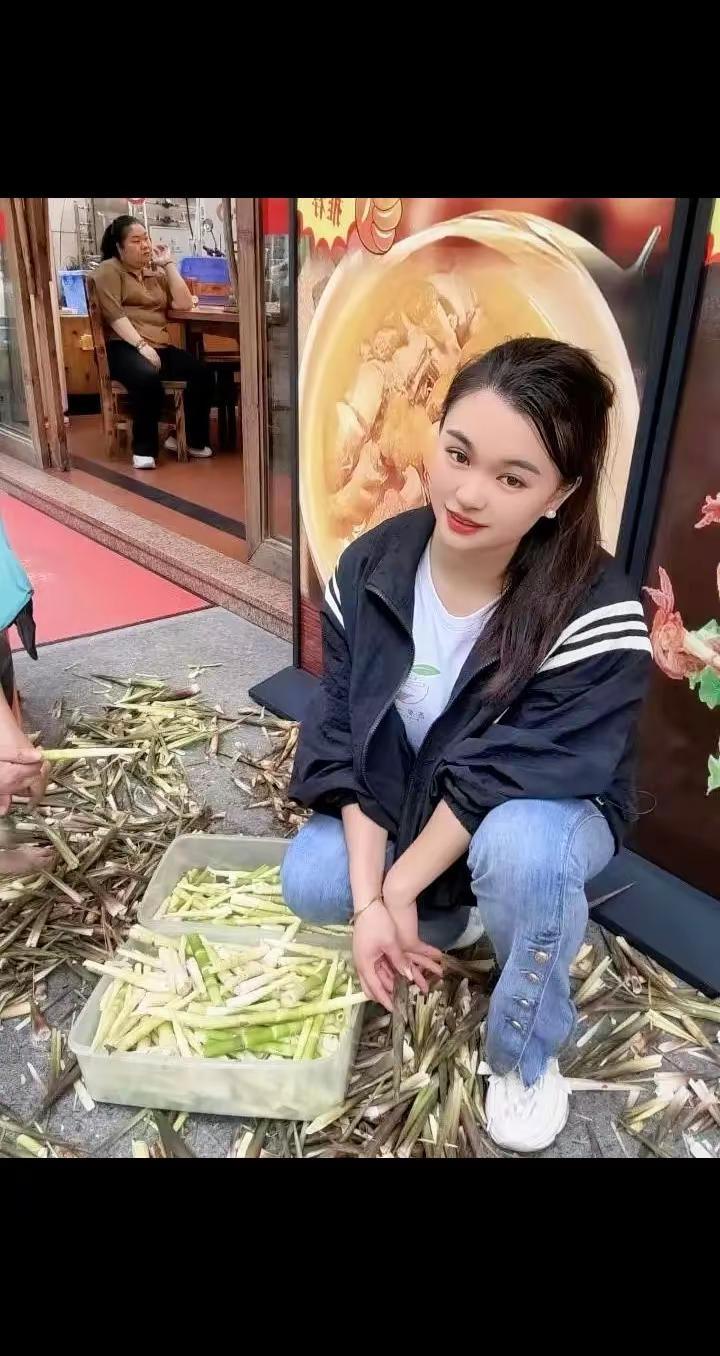 秀出你的民族风 🎶拿不同的道具当乐器🎶 搬竹笋的季节又到了