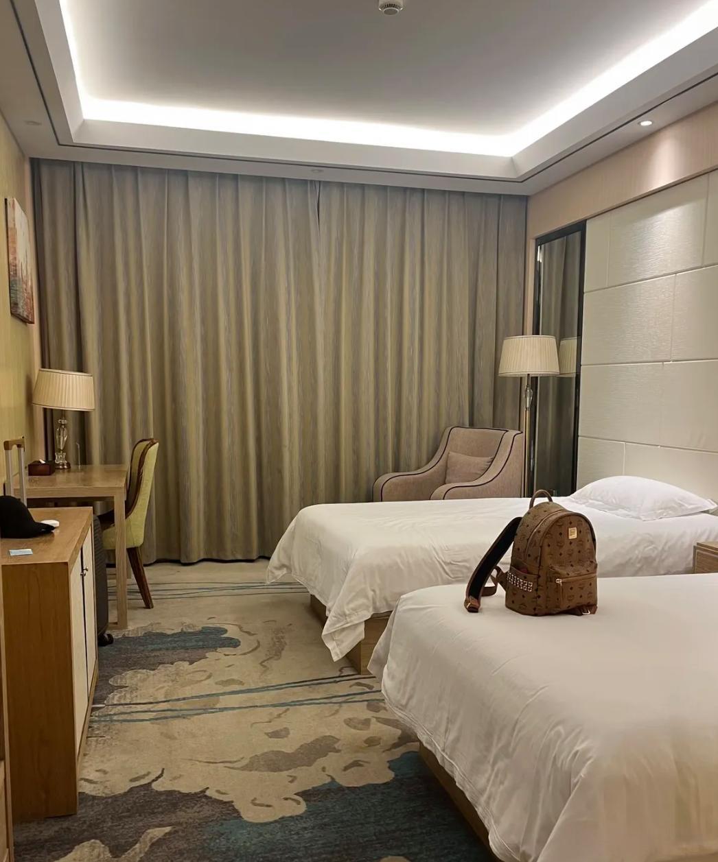 出门玩因为住宿闹的不开心怎么办