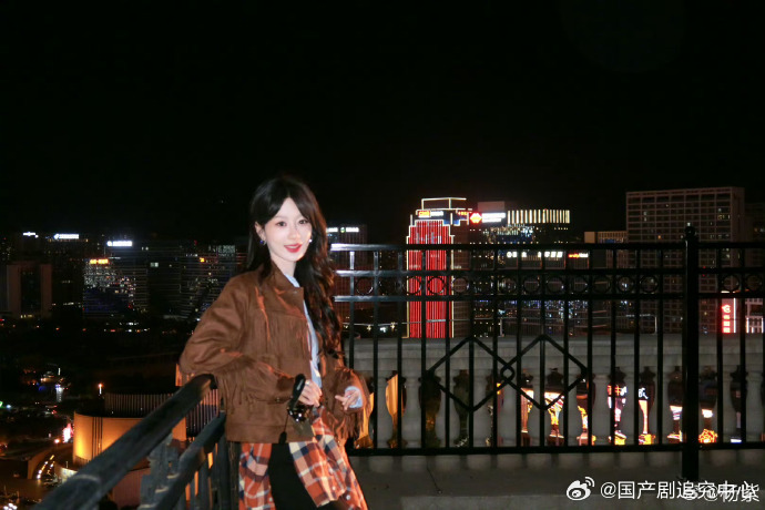 1.杨紫今年想要争一个正剧的奖项。2.郭晓婷跟王天辰的再搭计划已经在路上了，新剧