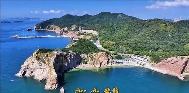 还有大连的海鲜、大樱桃、草莓、蓝莓等农副产品，也是闻名全国。
在全国的沿海城市中