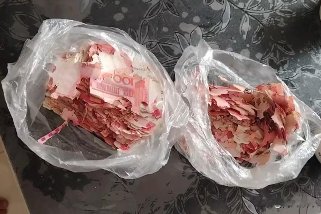 9月16日，湖北黄冈发生了一起令人唏嘘的事件。一位70多岁的老人，因不识字且对银