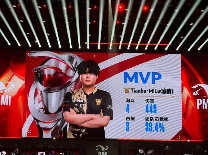 天霸吃鸡拉开分差天霸果然是非常厉害的，这比赛也是让我们直接看得热血沸腾了，每一位