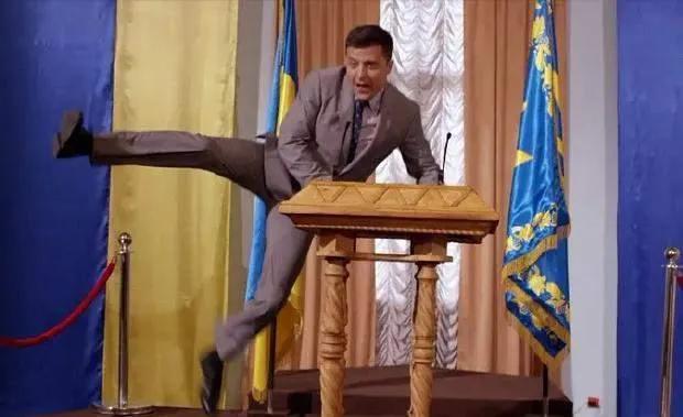 乌克兰将逐渐被世界遗忘！在向圣诞老人许愿的活动中，“乌克兰”小男孩用他们的总统泽