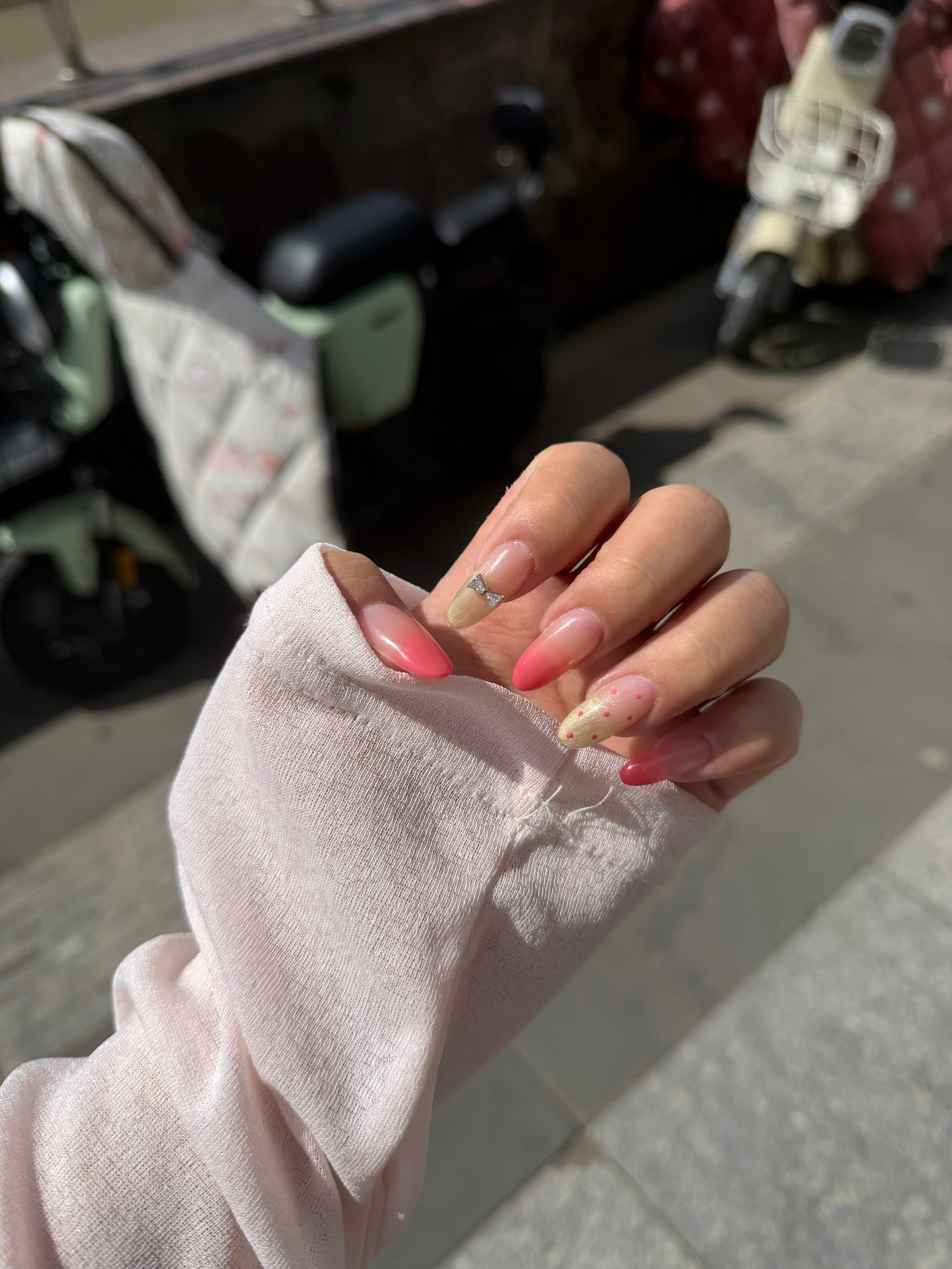 超级无敌爆炸刮这个蝴蝶结 