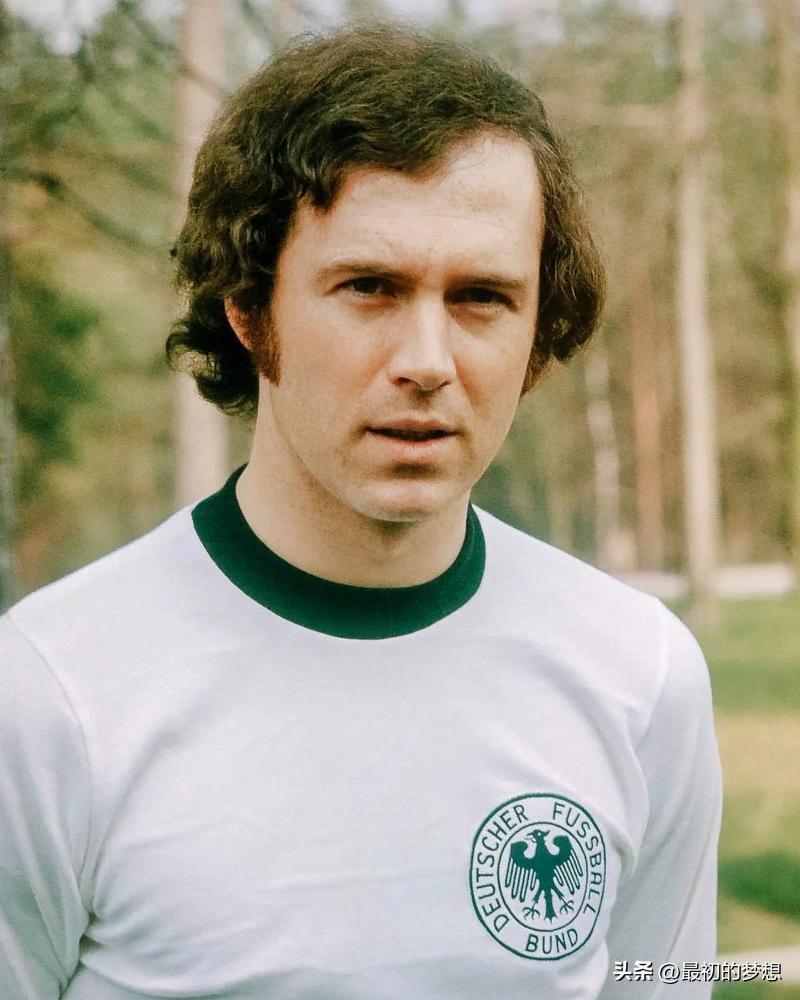 德国足坛历史在世界杯表现最强的五大巨星！大家认同吗？

1 贝肯鲍尔

足球皇帝