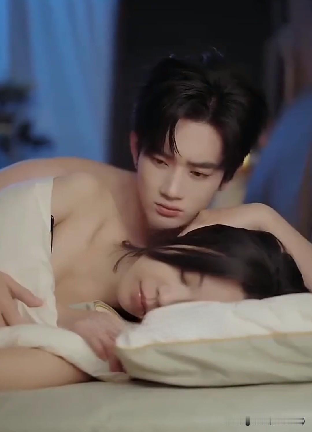 给你
文/刚柔

你的诗句撩拨着我的心
每个字都浮着热吻
仿佛看到百合花在眼前绽