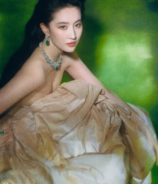 VOGUE二十周年封面压轴出场